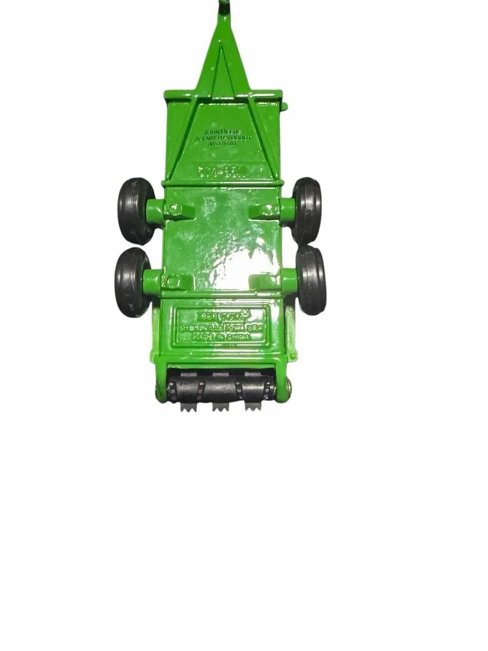 Ertl 1:64 John Deere Diecast Manure Spreader